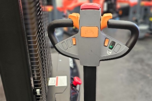 uso seguro de apiladores eléctricos