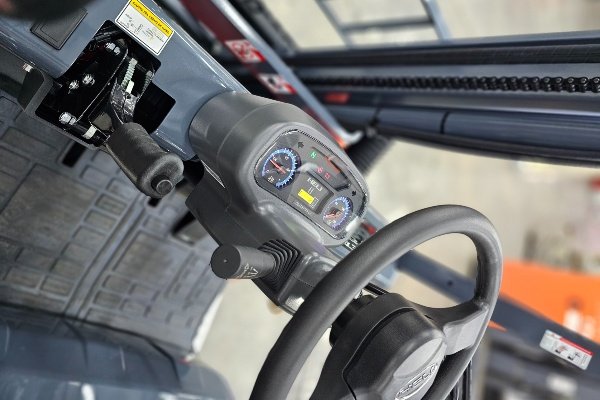 precio autoelevador heli