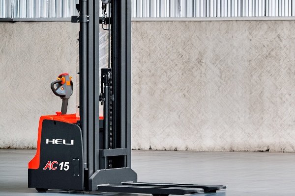 que es apilador electrico