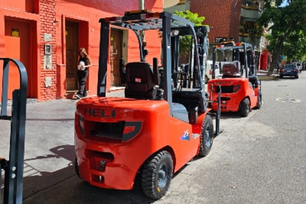 precio autoelevador reventa