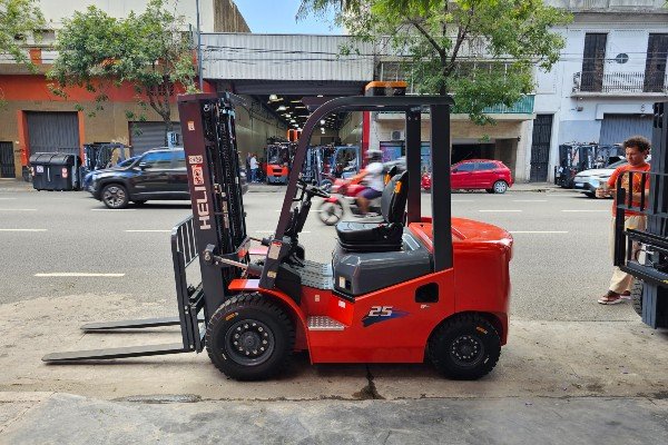 autoelevador HELI precio