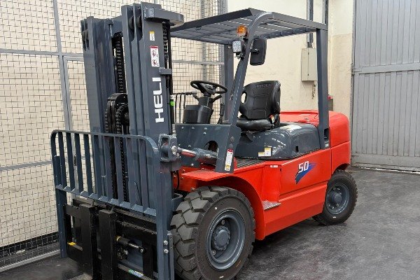 precio de autoelevadores HELI